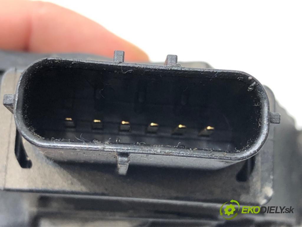 SKODA SUPERB III Kombi (3V5) 2015 - 2022    2.0 TSI 4x4 206 kW [280 KM] benzyna 2015 - 2022  Potenciometer plynu 5Q1723503H (Pedále)