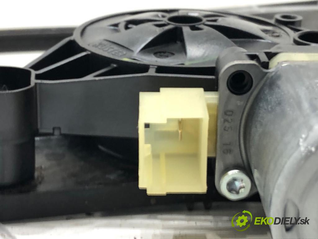 SKODA SUPERB III Kombi (3V5) 2015 - 2022    2.0 TSI 4x4 206 kW [280 KM] benzyna 2015 - 2022  mechanismus okna pravý zadní část