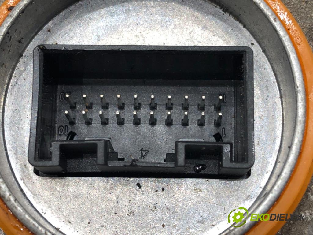 SKODA SUPERB III Kombi (3V5) 2015 - 2022    2.0 TSI 4x4 206 kW [280 KM] benzyna 2015 - 2022  Menič XENON 4G0907397Q (Riadiace jednotky xenónu)