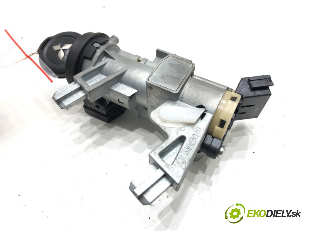 MITSUBISHI COLT VI (Z3_A, Z2_A) 2002 - 2012    1.3 70 kW [95 KM] benzyna 2004 - 2012  spinačka MR587813 (Spínacie skrinky a kľúče)