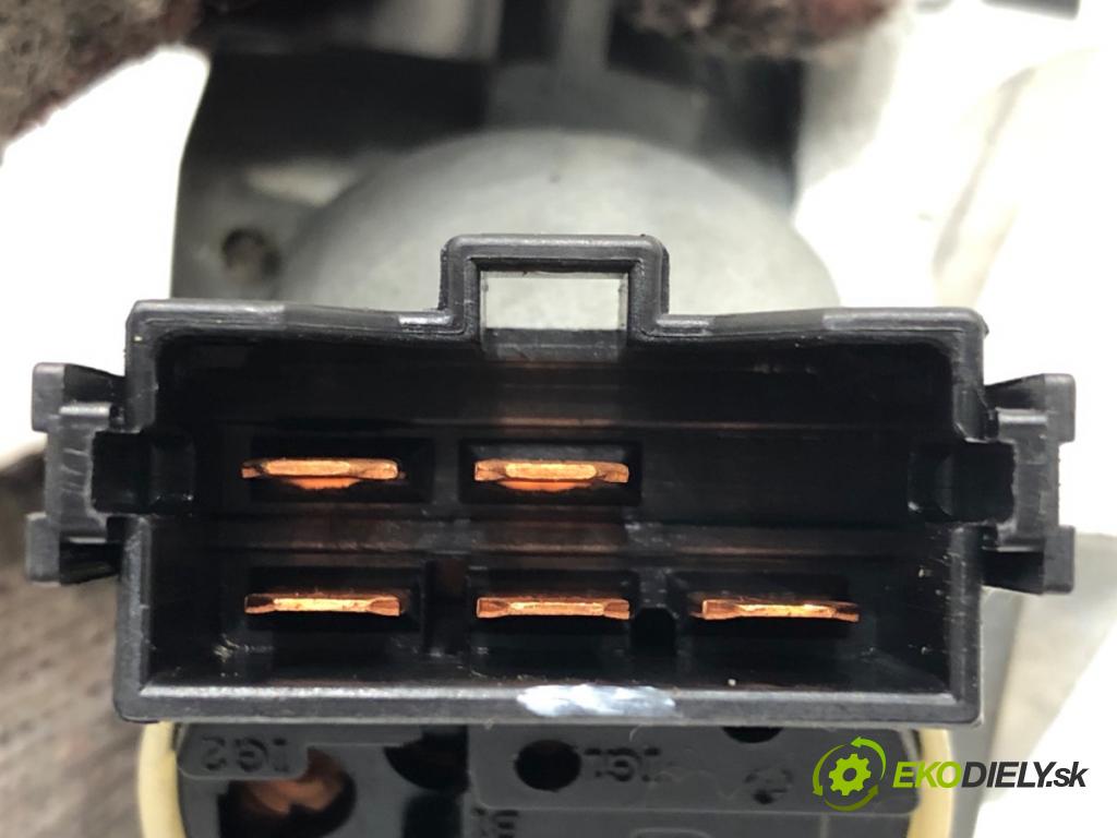 MITSUBISHI COLT VI (Z3_A, Z2_A) 2002 - 2012    1.3 70 kW [95 KM] benzyna 2004 - 2012  spinačka MR587813 (Spínacie skrinky a kľúče)