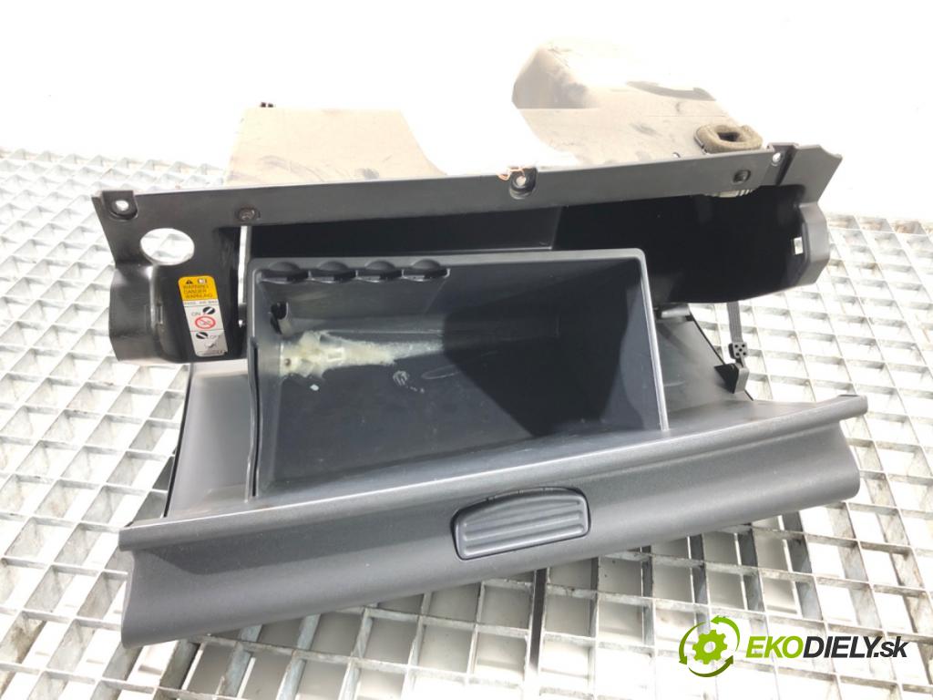 MITSUBISHI COLT VI (Z3_A, Z2_A) 2002 - 2012    1.3 70 kW [95 KM] benzyna 2004 - 2012  Priehradka, kastlík spolujazdca  (Priehradky, kastlíky)