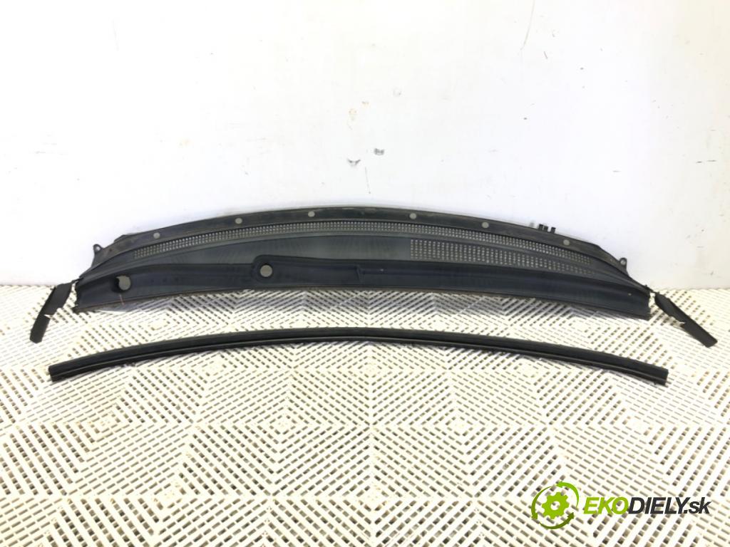 MITSUBISHI COLT VI (Z3_A, Z2_A) 2002 - 2012    1.3 70 kW [95 KM] benzyna 2004 - 2012  Torpédo, plast pod čelné okno 7405A315 (Torpéda)