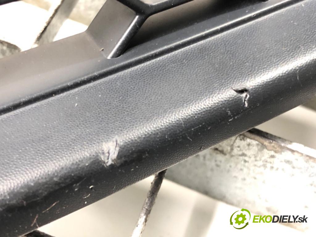 MITSUBISHI COLT VI (Z3_A, Z2_A) 2002 - 2012    1.3 70 kW [95 KM] benzyna 2004 - 2012  mřížka maska 7450A457 (Mřížky (masky) chladičů)