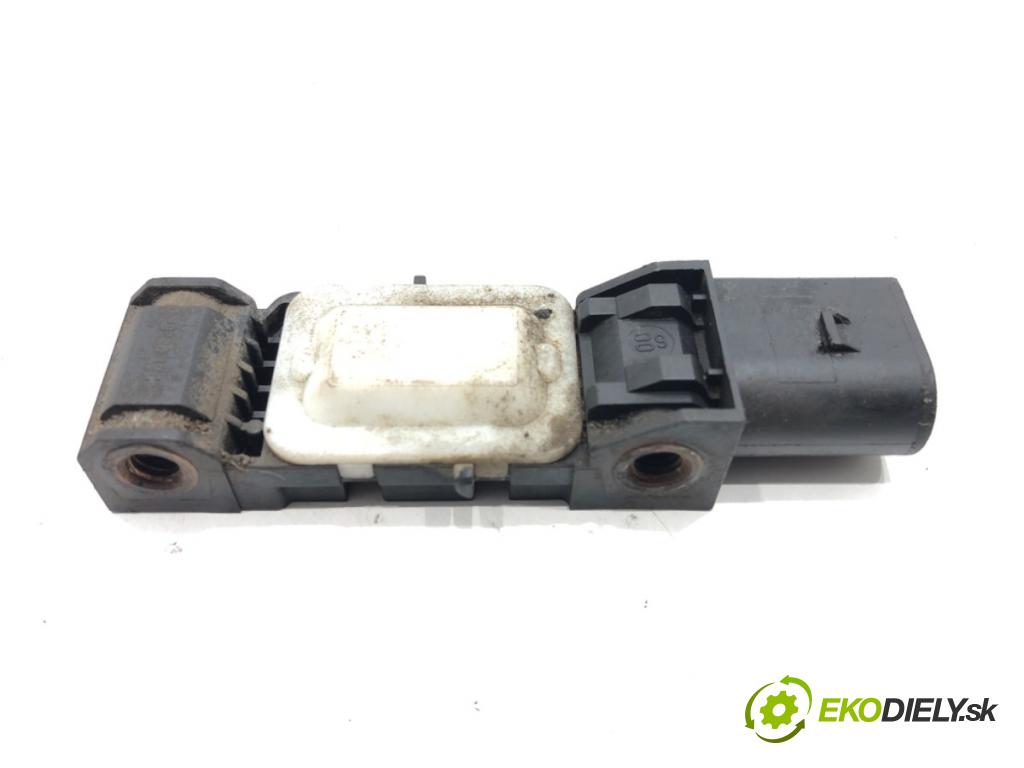 MITSUBISHI COLT VI (Z3_A, Z2_A) 2002 - 2012    1.3 70 kW [95 KM] benzyna 2004 - 2012  Snímač nárazu A4545400017 (Snímače nárazu)