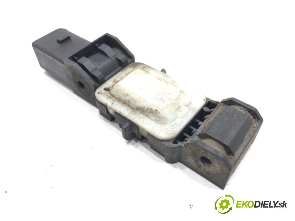 MITSUBISHI COLT VI (Z3_A, Z2_A) 2002 - 2012    1.3 70 kW [95 KM] benzyna 2004 - 2012  Snímač nárazu A4545400017 (Snímače nárazu)