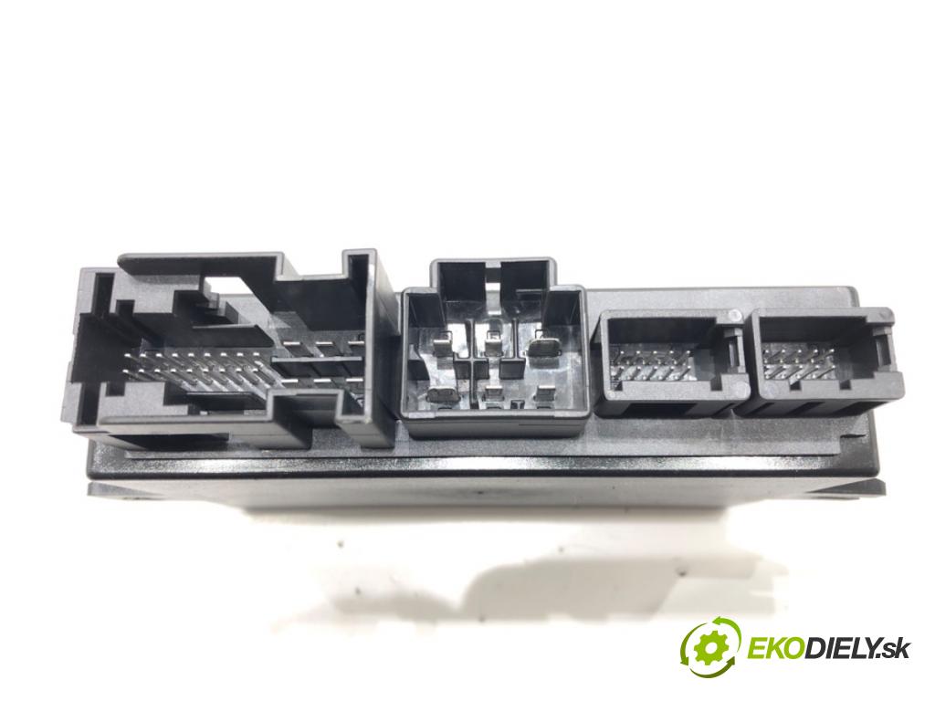 SKODA SUPERB III Kombi (3V5) 2015 - 2022    2.0 TSI 4x4 206 kW [280 KM] benzyna 2015 - 2022  Modul ťažného oka 5Q0907383H (Ostatné)