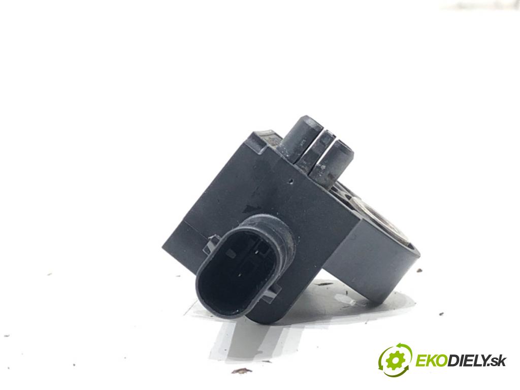 SKODA SUPERB III Kombi (3V5) 2015 - 2022    2.0 TSI 4x4 206 kW [280 KM] benzyna 2015 - 2022  Snímač nárazu 5Q0959651 (Snímače nárazu)