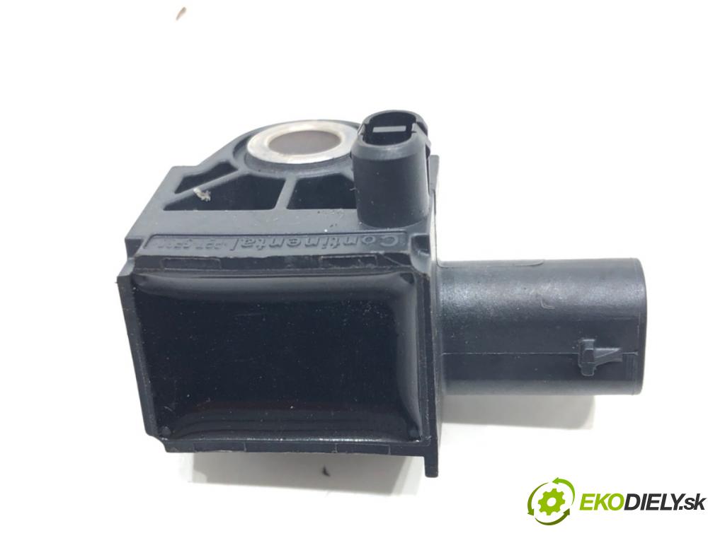 SKODA SUPERB III Kombi (3V5) 2015 - 2022    2.0 TSI 4x4 206 kW [280 KM] benzyna 2015 - 2022  Snímač nárazu 5Q0907651 (Snímače nárazu)