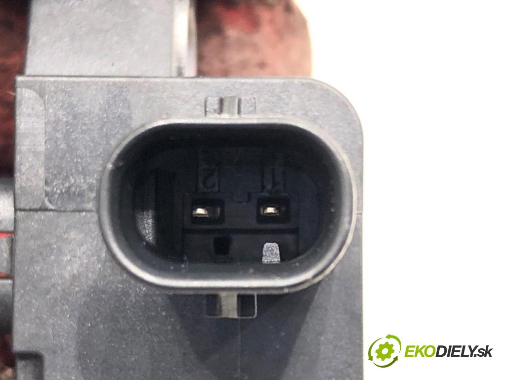 SKODA SUPERB III Kombi (3V5) 2015 - 2022    2.0 TSI 4x4 206 kW [280 KM] benzyna 2015 - 2022  Snímač nárazu 5Q0907651 (Snímače nárazu)