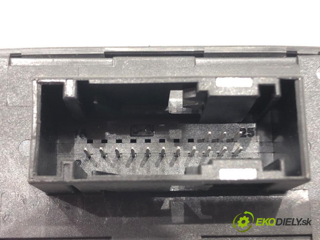 SKODA SUPERB III Kombi (3V5) 2015 - 2022    2.0 TSI 4x4 206 kW [280 KM] benzyna 2015 - 2022  Modul svetiel 7P6907357D (Ostatné)