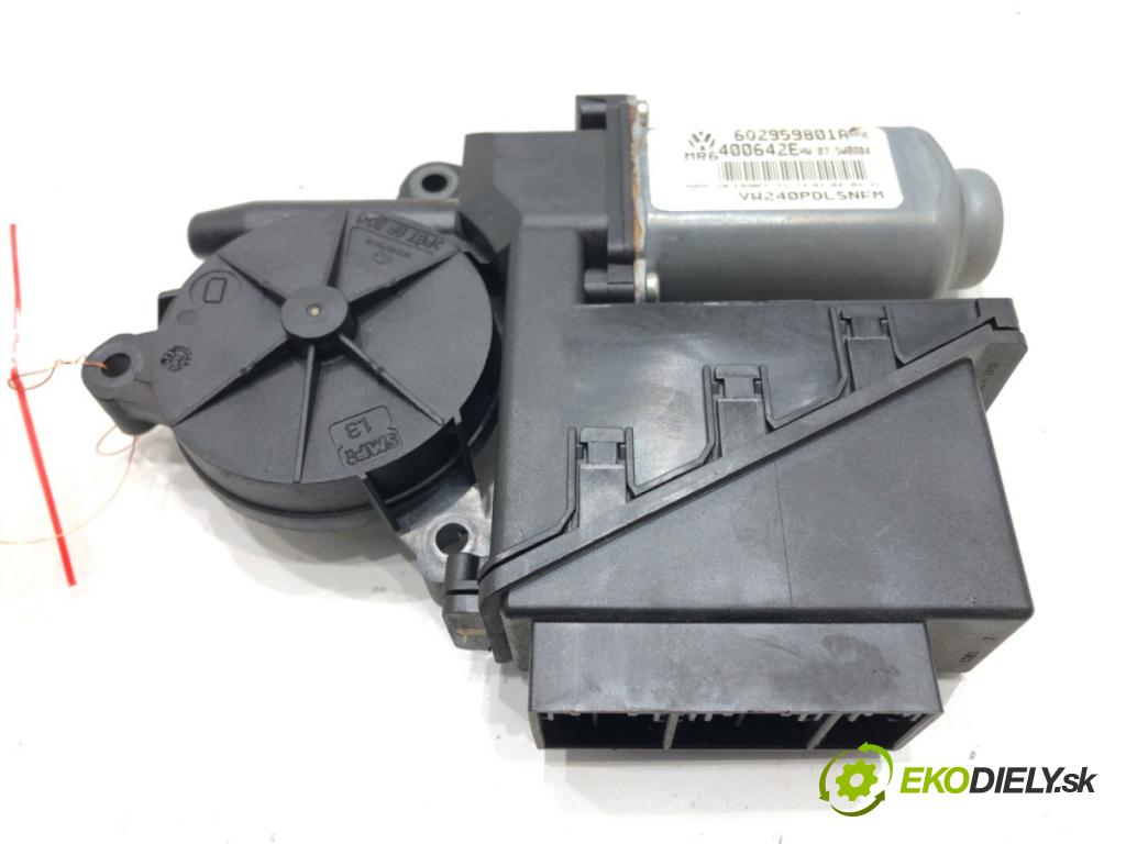 VW POLO (9N_, 9A_) 2001 - 2014    1.9 TDI 74 kW [101 KM] olej napędowy 2001 - 2009  motorek sťahovaní okna přední část pravý 602959801A (Ostatné)