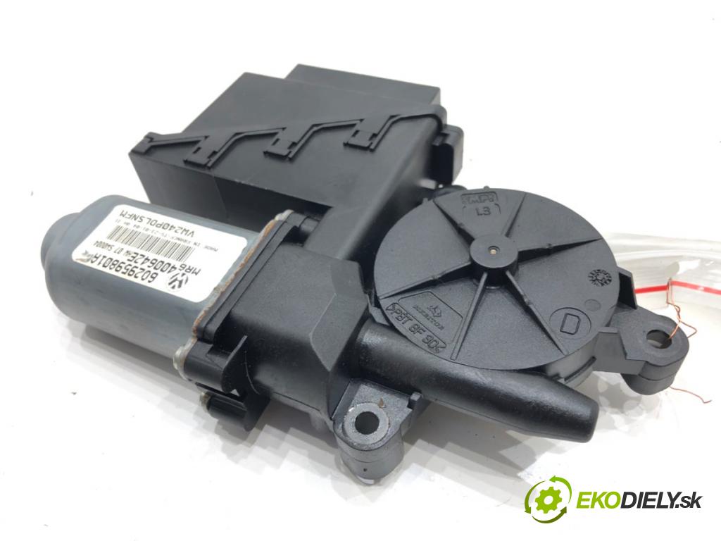 VW POLO (9N_, 9A_) 2001 - 2014    1.9 TDI 74 kW [101 KM] olej napędowy 2001 - 2009  motorek sťahovaní okna přední část pravý 602959801A (Ostatné)