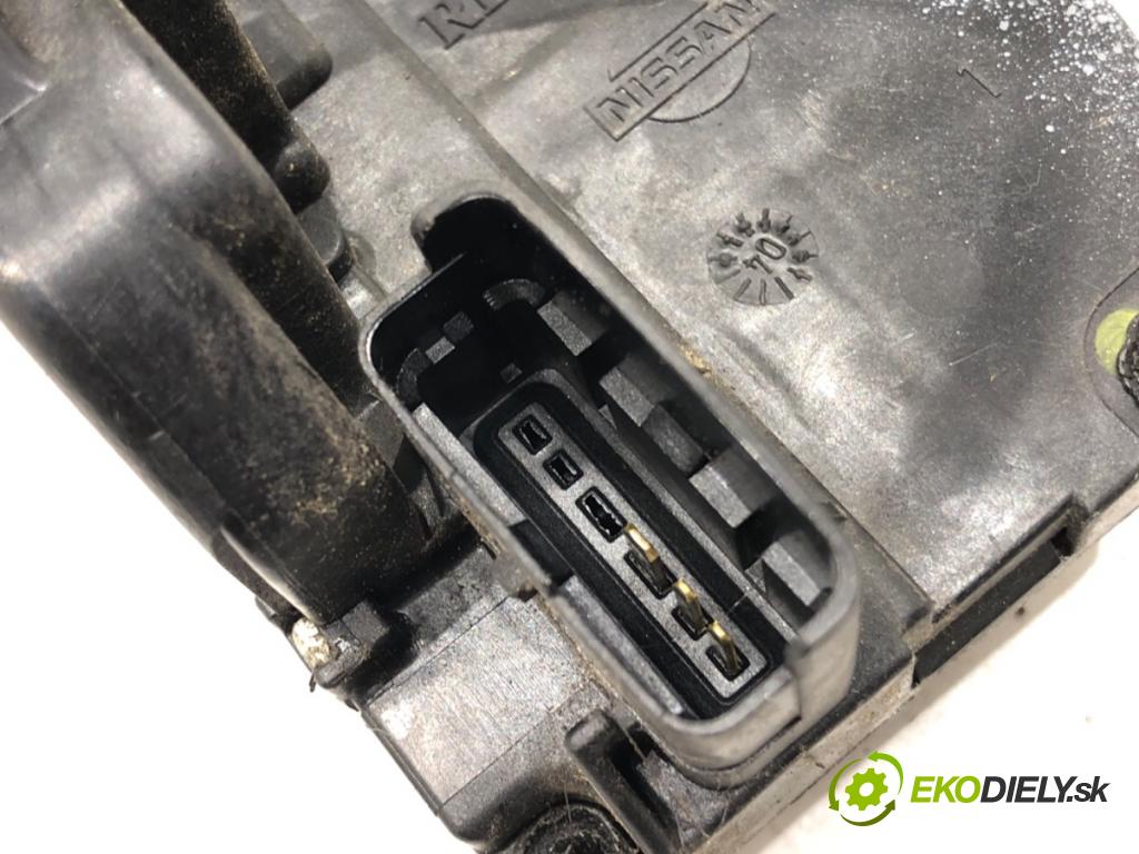 NISSAN MICRA III (K12) 2002 - 2010    1.5 dCi 48 kW [65 KM] olej napędowy 2003 - 2010  zámok dveře levý přední část