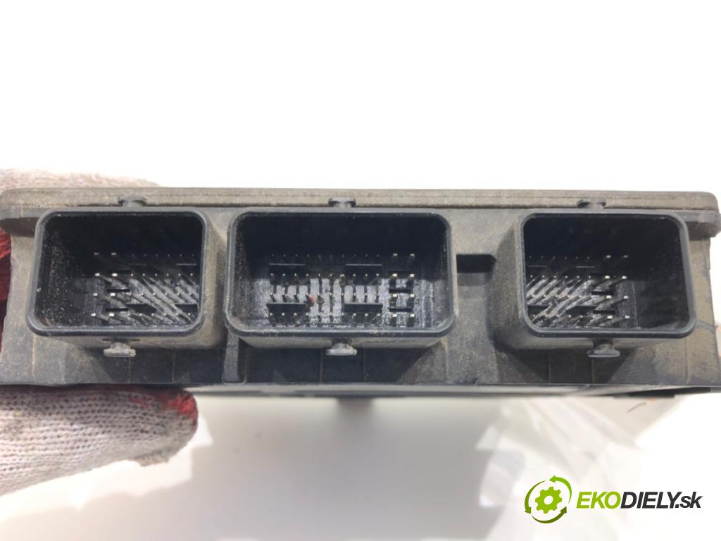 NISSAN MICRA III (K12) 2002 - 2010    1.5 dCi 48 kW [65 KM] olej napędowy 2003 - 2010  riadiaca jednotka Motor 8200334419 (Riadiace jednotky)