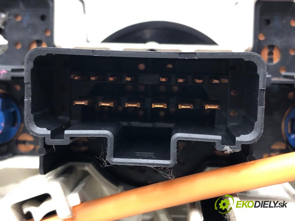 NISSAN MICRA III (K12) 2002 - 2010    1.5 dCi 48 kW [65 KM] olej napędowy 2003 - 2010  Panel ovládania kúrenia F667193V (Prepínače, spínače, tlačidlá a ovládače kúrenia)