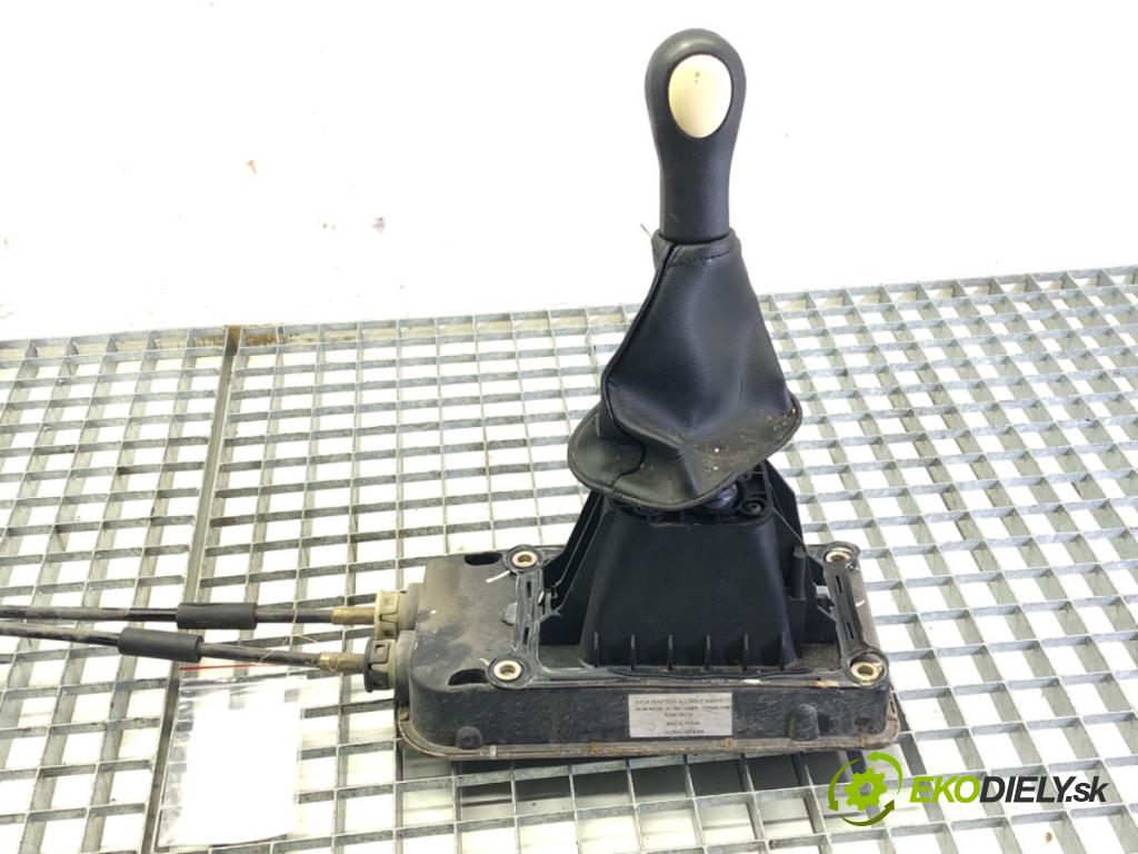 NISSAN MICRA III (K12) 2002 - 2010    1.5 dCi 48 kW [65 KM] olej napędowy 2003 - 2010  Kulisa 34108-AX220 (Rýchlostné páky / kulisy)