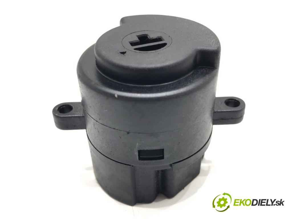 NISSAN MICRA III (K12) 2002 - 2010    1.5 dCi 48 kW [65 KM] olej napędowy 2003 - 2010  Kocka, vložka spínacej skrinky  (Spínacie skrinky a kľúče)