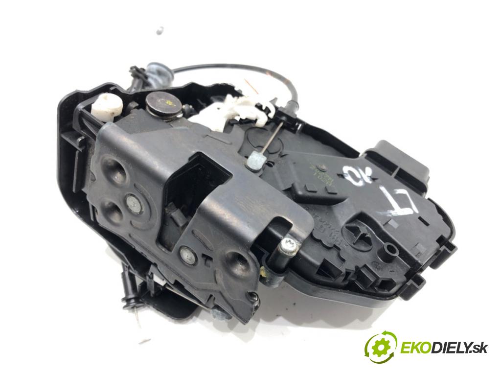 VOLVO V50 (545) 2003 - 2012    2.0 D 100 kW [136 KM] olej napędowy 2004 - 2010  zámok dveře levý zadní část 30753668
