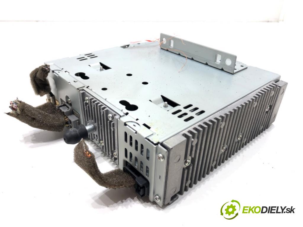 VOLVO V50 (545) 2003 - 2012    2.0 D 100 kW [136 KM] olej napędowy 2004 - 2010  RADIO 30732850 (Audio zariadenia)