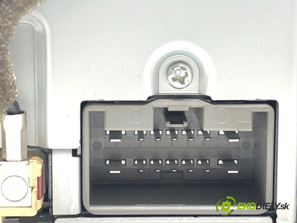 VOLVO V50 (545) 2003 - 2012    2.0 D 100 kW [136 KM] olej napędowy 2004 - 2010  RADIO 30732850 (Audio zariadenia)