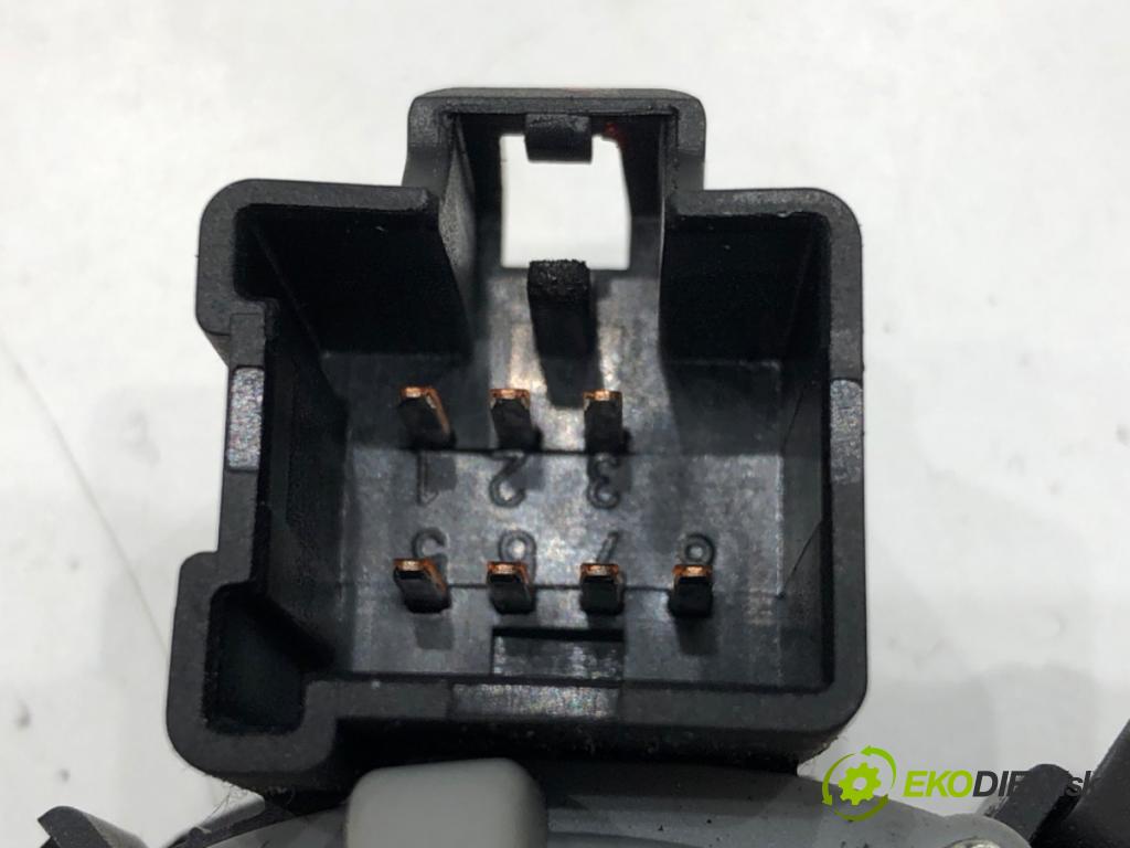 VOLVO V50 (545) 2003 - 2012    2.0 D 100 kW [136 KM] olej napędowy 2004 - 2010  spinačka 30737157 (Spínacie skrinky a kľúče)