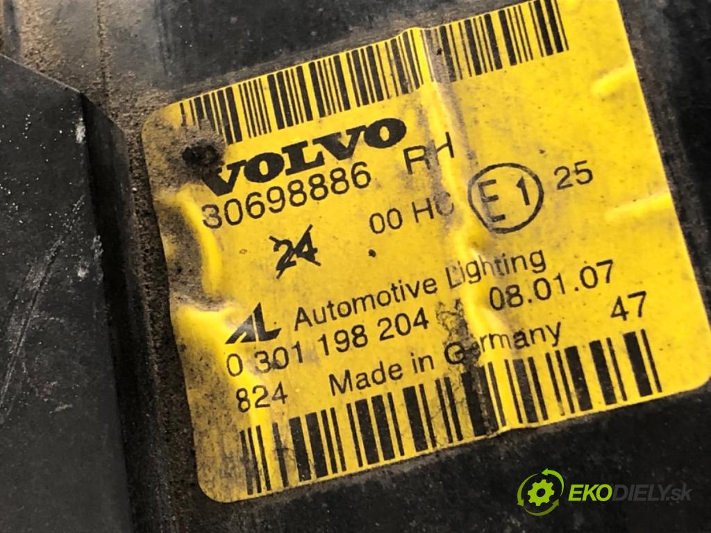 VOLVO V50 (545) 2003 - 2012    2.0 D 100 kW [136 KM] olej napędowy 2004 - 2010  Svetlomet pravy predný 30698886