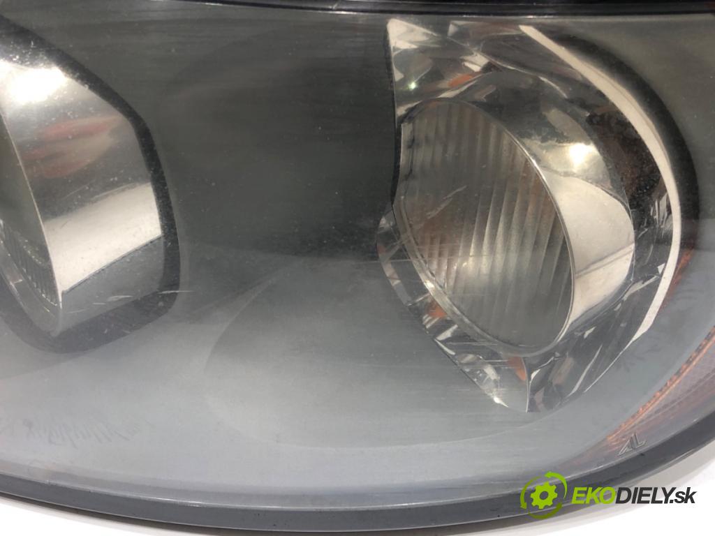 VOLVO V50 (545) 2003 - 2012    2.0 D 100 kW [136 KM] olej napędowy 2004 - 2010  Svetlomet ľavy predný 30698885