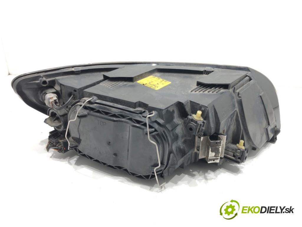 VOLVO V50 (545) 2003 - 2012    2.0 D 100 kW [136 KM] olej napędowy 2004 - 2010  Svetlomet ľavy predný 30698885