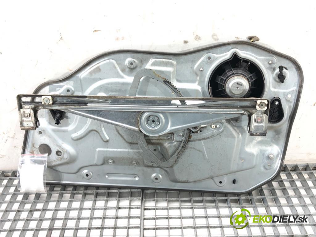 VOLVO V50 (545) 2003 - 2012    2.0 D 100 kW [136 KM] olej napędowy 2004 - 2010  mechanismus okna levý přední část 30773901AA