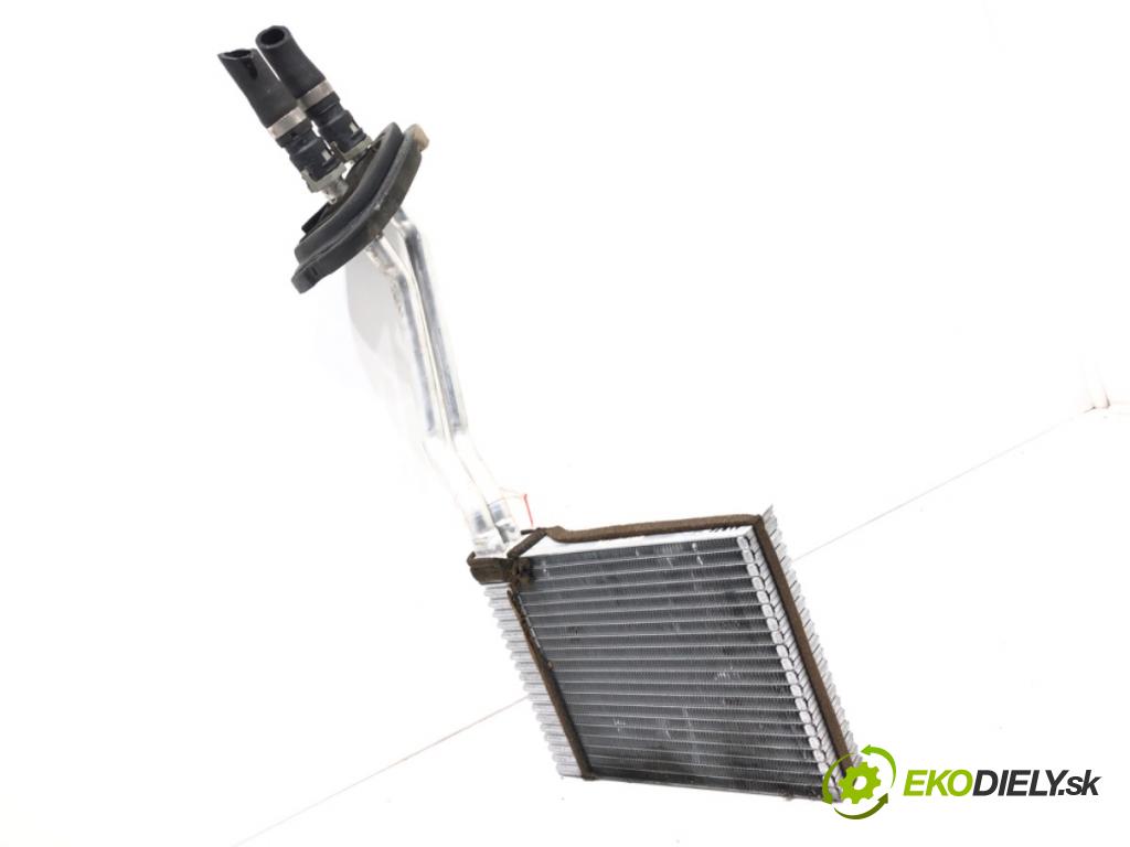 VOLVO V50 (545) 2003 - 2012    2.0 D 100 kW [136 KM] olej napędowy 2004 - 2010  topné těleso radiátor topení 3M5H-18476-EA (Radiátory topení)