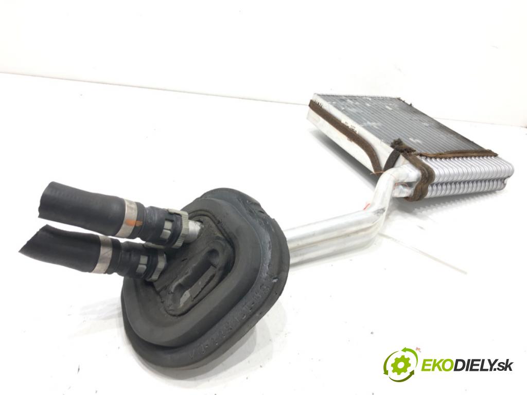 VOLVO V50 (545) 2003 - 2012    2.0 D 100 kW [136 KM] olej napędowy 2004 - 2010  topné těleso radiátor topení 3M5H-18476-EA (Radiátory topení)