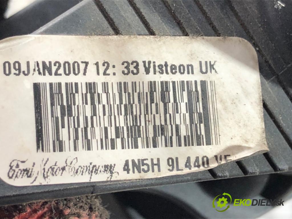 VOLVO V50 (545) 2003 - 2012    2.0 D 100 kW [136 KM] olej napędowy 2004 - 2010  intercooler 4N5H-9L440-VF (Chladiče nasávaného vzduchu (intercoolery))