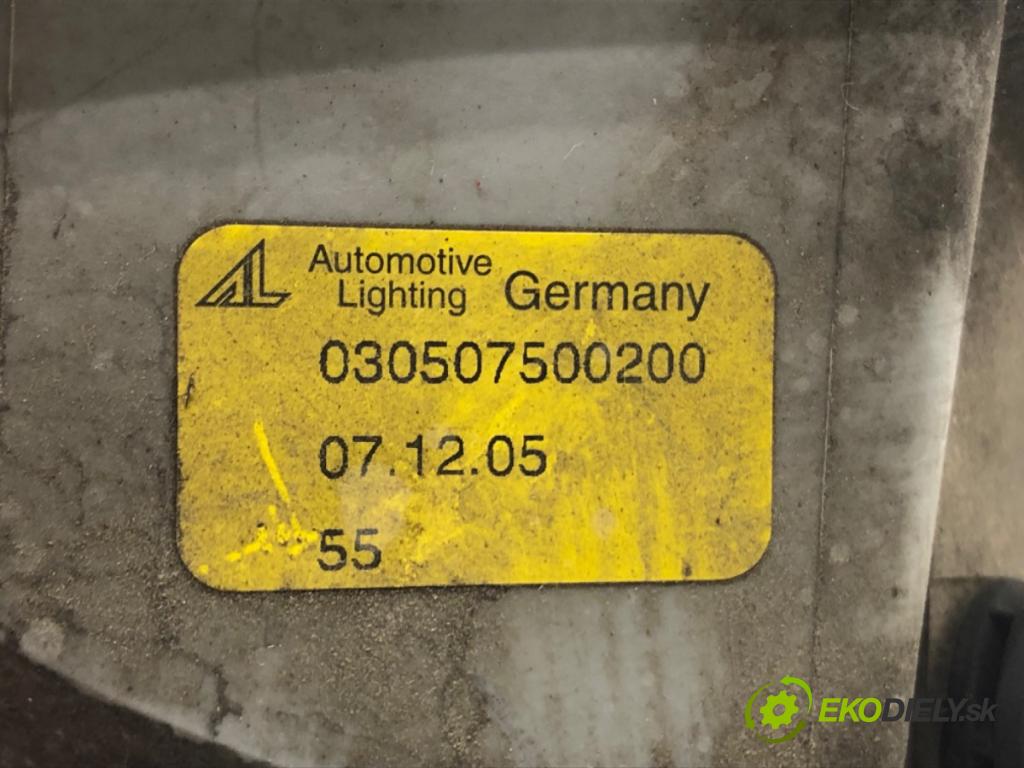 VOLVO V50 (545) 2003 - 2012    2.0 D 100 kW [136 KM] olej napędowy 2004 - 2010  hmlové svetlo, hmlovka pravý přední část