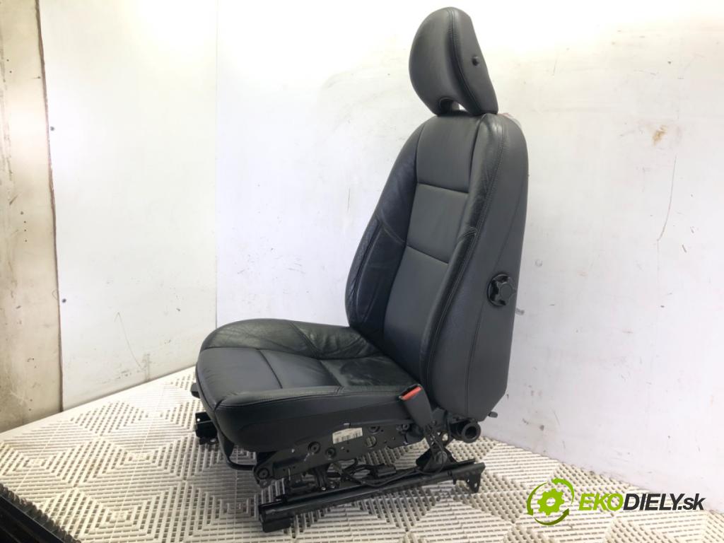 VOLVO V50 (545) 2003 - 2012    2.0 D 100 kW [136 KM] olej napędowy 2004 - 2010  Sedadlo pravy predný