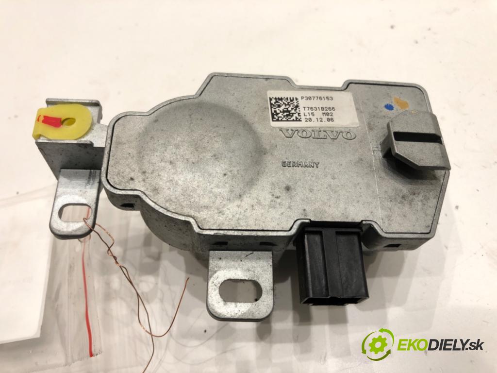 VOLVO V50 (545) 2003 - 2012    2.0 D 100 kW [136 KM] olej napędowy 2004 - 2010  blokáda volantu P30776153 (Ostatné)