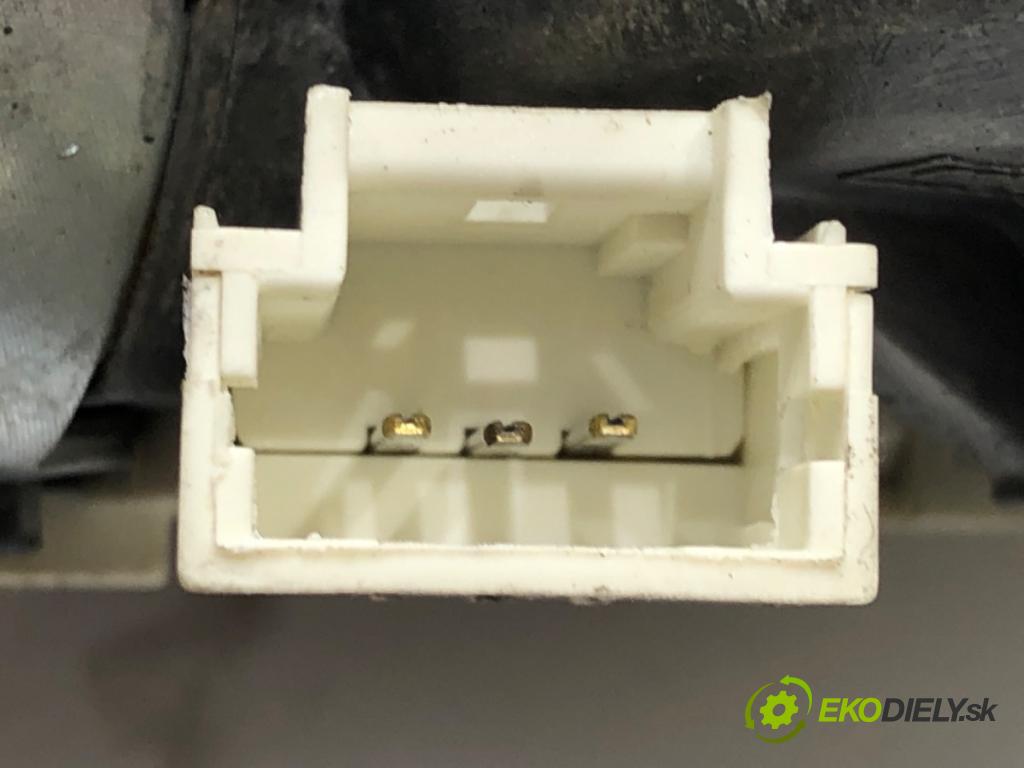 NISSAN MICRA III (K12) 2002 - 2010    1.5 dCi 48 kW [65 KM] olej napędowy 2003 - 2010  motorek stěračů zadní část 8200017385 (Ostatné)