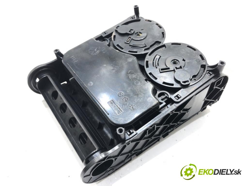 VW PASSAT B6 Variant (3C5) 2005 - 2011    1.9 TDI 77 kW [105 KM] olej napędowy 2005 - 2010  Držiak na nápoje  (Úchyty, držiaky na nápoje)