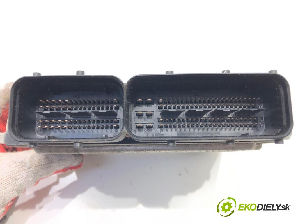 VW PASSAT B6 Variant (3C5) 2005 - 2011    1.9 TDI 77 kW [105 KM] olej napędowy 2005 - 2010  riadiaca jednotka Motor 03G906021NG 0281013437 (Riadiace jednotky)