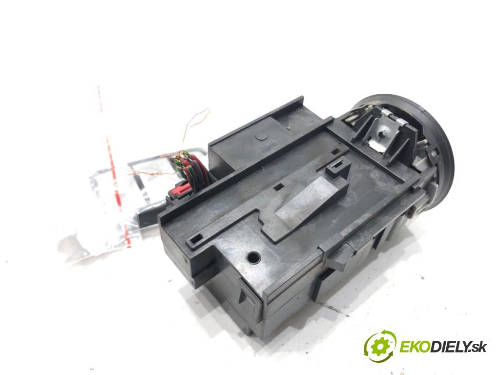 VW PASSAT B6 Variant (3C5) 2005 - 2011    1.9 TDI 77 kW [105 KM] olej napędowy 2005 - 2010  spinačka 3C0905843Q (Spínacie skrinky a kľúče)