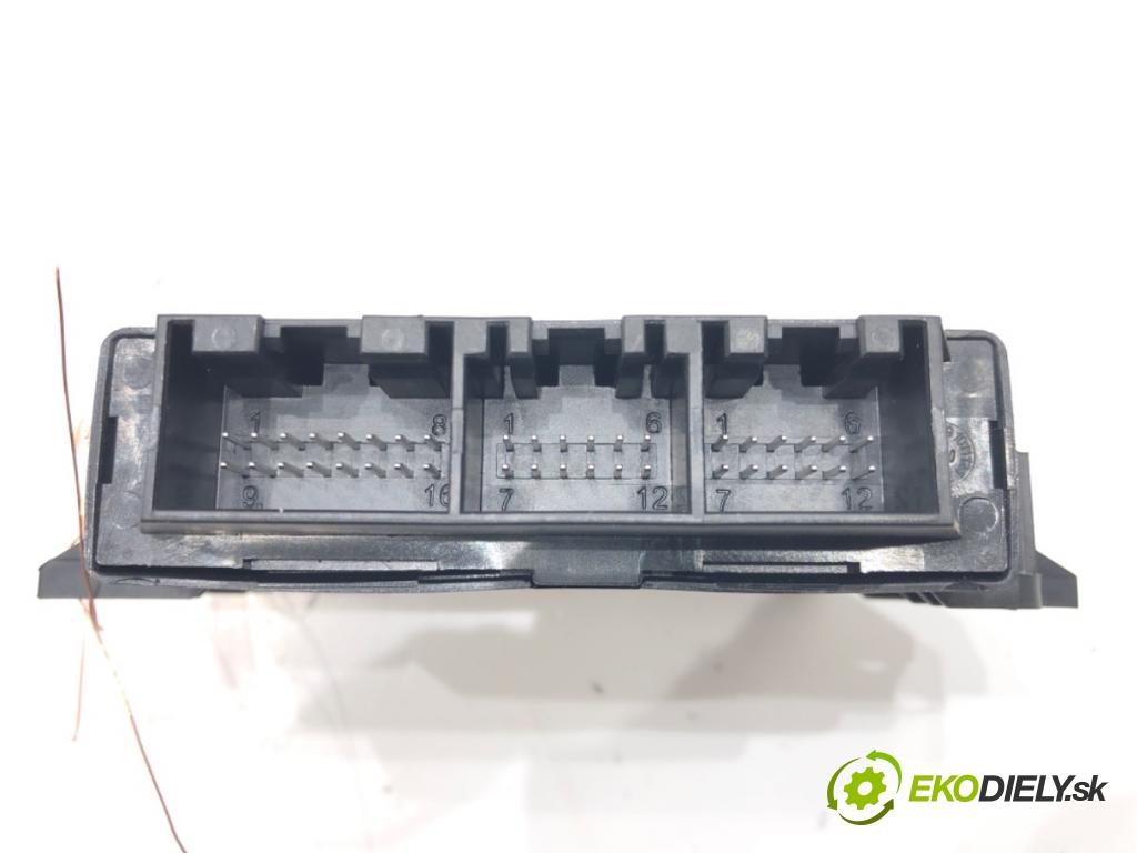 VW PASSAT B6 Variant (3C5) 2005 - 2011    1.9 TDI 77 kW [105 KM] olej napędowy 2005 - 2010  Modul PDC 3C0919283C (Ostatné)