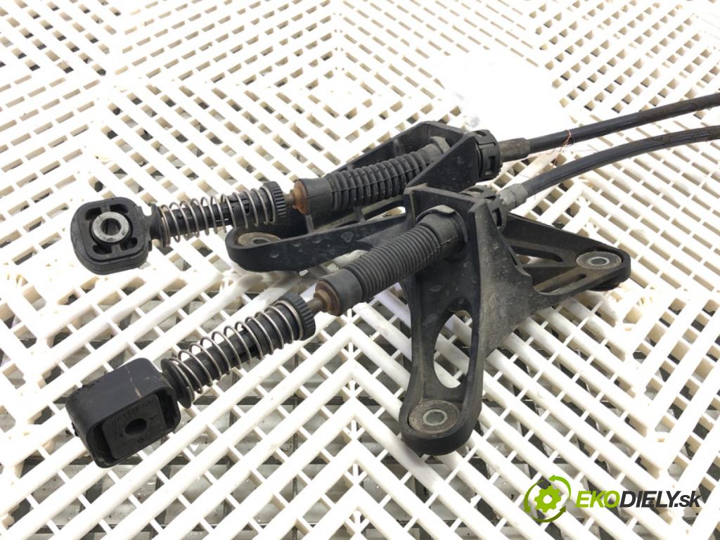 VW PASSAT B6 Variant (3C5) 2005 - 2011    1.9 TDI 77 kW [105 KM] olej napędowy 2005 - 2010  Kulisa 3C0711049L (Rýchlostné páky / kulisy)