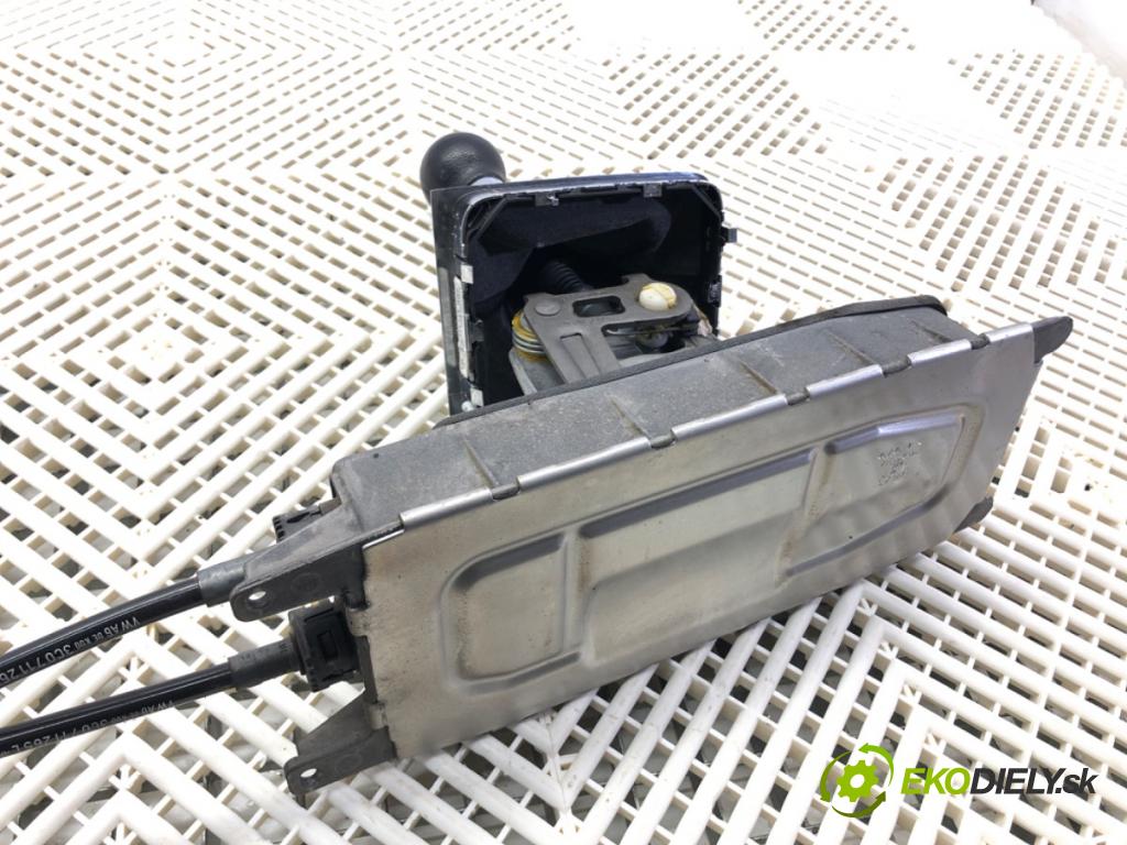 VW PASSAT B6 Variant (3C5) 2005 - 2011    1.9 TDI 77 kW [105 KM] olej napędowy 2005 - 2010  Kulisa 3C0711049L (Rýchlostné páky / kulisy)