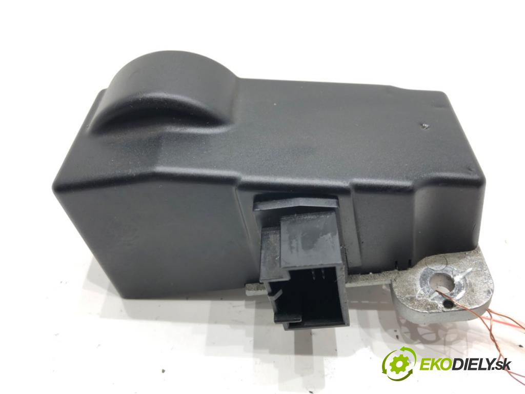 VW PASSAT B6 Variant (3C5) 2005 - 2011    1.9 TDI 77 kW [105 KM] olej napędowy 2005 - 2010  blokáda volantu 3C0905861G (Ostatné)