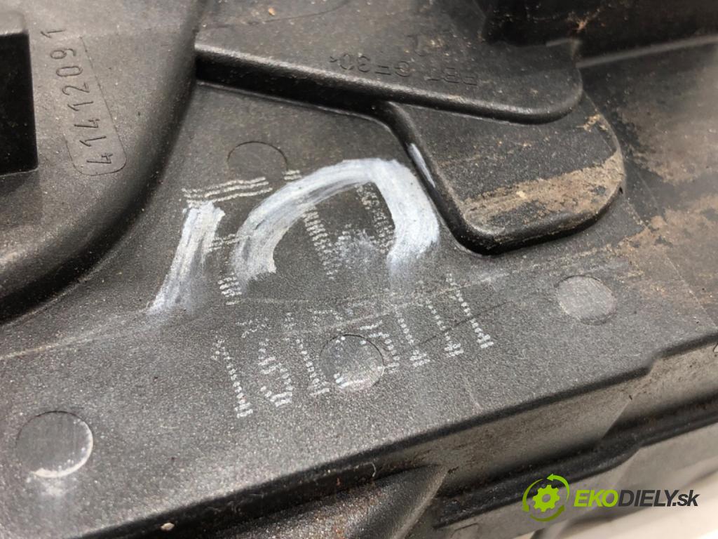 OPEL ASTRA H GTC (A04) 2005 - 2010    1.9 CDTi (L08) 110 kW [150 KM] olej napędowy 2005 - 2010  zámok dveře levý přední část 13128111