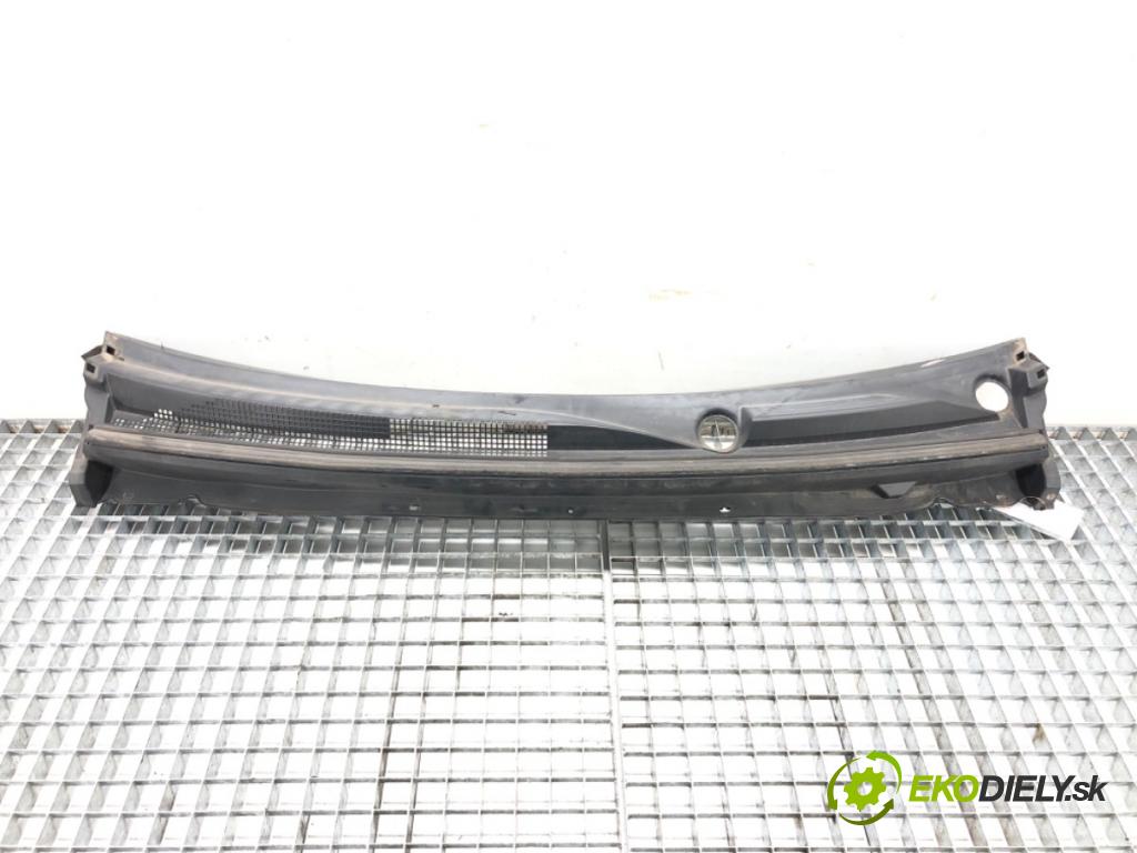 MITSUBISHI MIRAGE / SPACE STAR VI liftback (A0_A) 2012 - 2022    1.2 (A03A) 59 kW [80 KM] benzyna 2012 - 2022  Torpédo, plast pod čelné okno  (Torpéda)