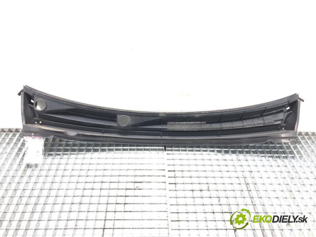 MITSUBISHI MIRAGE / SPACE STAR VI liftback (A0_A) 2012 - 2022    1.2 (A03A) 59 kW [80 KM] benzyna 2012 - 2022  Torpédo, plast pod čelné okno  (Torpéda)