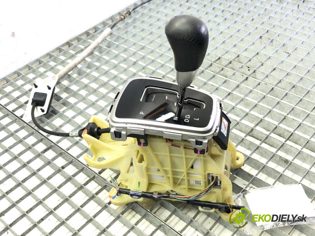 MITSUBISHI MIRAGE / SPACE STAR VI liftback (A0_A) 2012 - 2022    1.2 (A03A) 59 kW [80 KM] benzyna 2012 - 2022  Kulisa 2400A544 (Rýchlostné páky / kulisy)