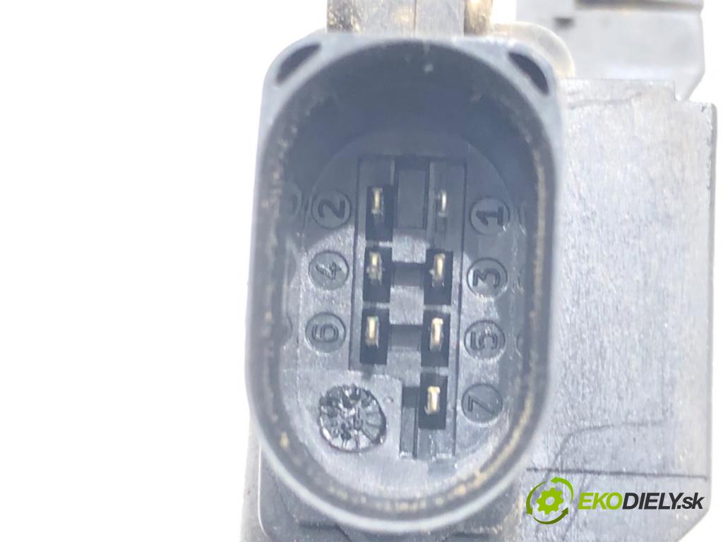 AUDI A4 B6 (8E2) 2000 - 2005    1.9 TDI 96 kW [130 KM] olej napędowy 2000 - 2004  zámok dveře pravý zadní část 8E0839016C