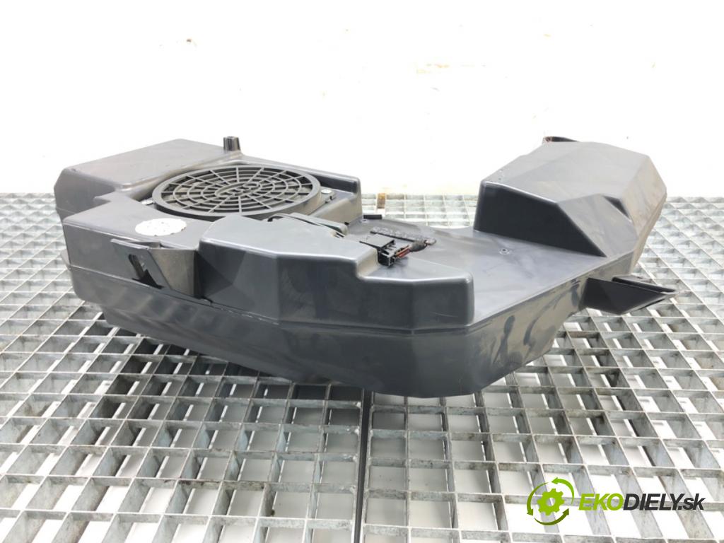 AUDI A4 B6 (8E2) 2000 - 2005    1.9 TDI 96 kW [130 KM] olej napędowy 2000 - 2004  subwoofer 8E9035382 (Audio zariadenia)